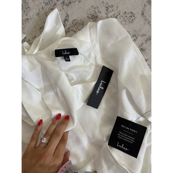 Elegant White Halter Dress - Picture 5 of 10